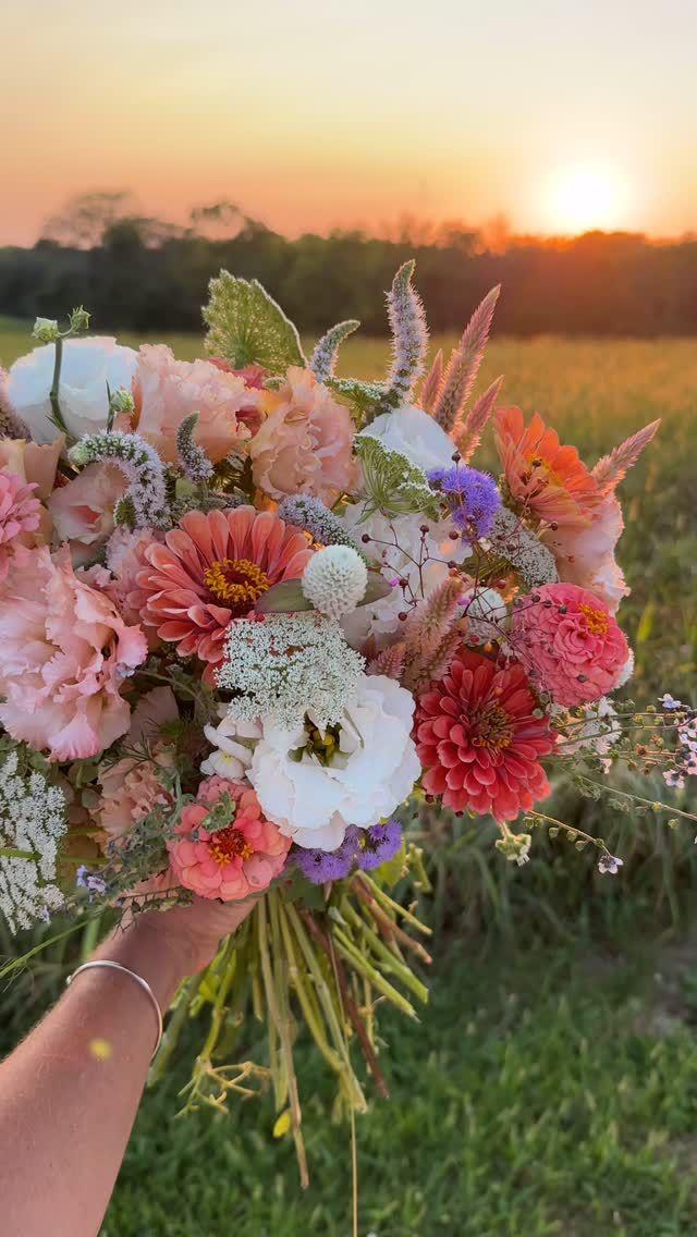 Sunny Serenade: Vibrant Blossom Mix